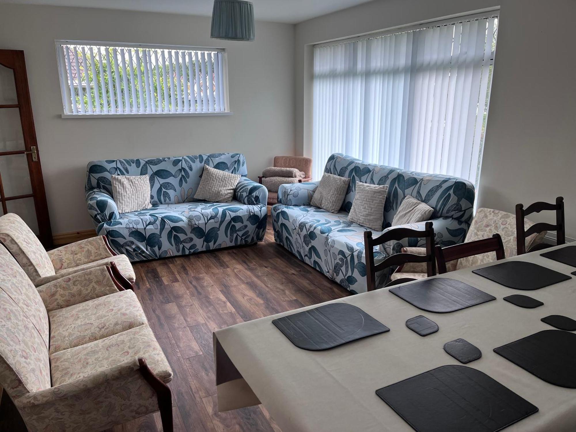 Spacious 5 Double Bed Bedroom Bungalow Near Belfast Lisburn Εξωτερικό φωτογραφία